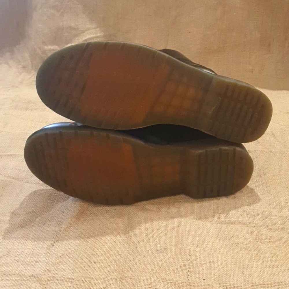 DOC MARTENS SIZE 13 20 Hole Boots - Picture 4 of 5